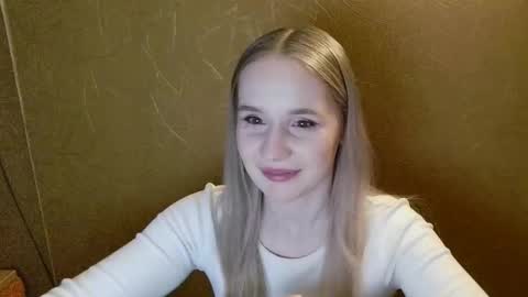 Snapshot of ameliaa333 chatting on May 19, 6:25 pm Amelia online show from May 19, 6:25 pm