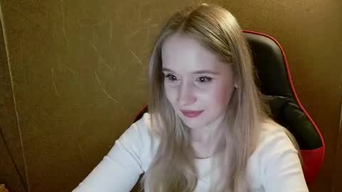 Snapshot of ameliaa333 chatting on May 23, 7:40 pm Amelia online show from May 23, 7:40 pm