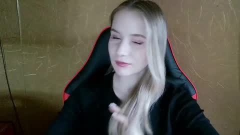Snapshot of ameliaa333 chatting on May 28, 3:04 am Amelia online show from May 28, 3:04 am