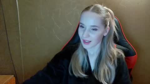 Snapshot of ameliaa333 chatting on June 6, 7:07 pm Amelia online show from June 6, 7:07 pm