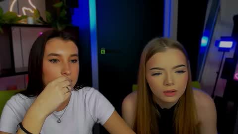 Snapshot of ameliaa_sweet chatting on March 25, 12:22 pm ameliaa_sweet online show from March 25, 12:22 pm