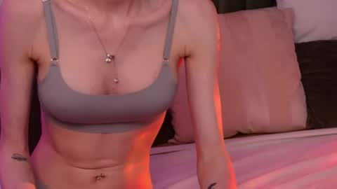 Snapshot of ameliaangell chatting on May 26, 7:43 pm Amelia online show from May 26, 7:43 pm