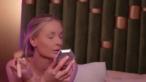 Snapshot of ameliaangell chatting on June 12, 7:35 pm Amelia online show from June 12, 7:35 pm