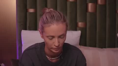 Snapshot of ameliaangell chatting on July 9, 8:02 pm Amelia online show from July 9, 8:02 pm