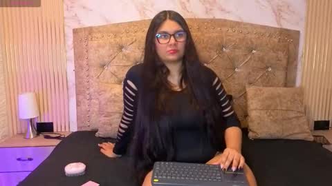 Snapshot of ameliacastell chatting on March 13, 1:40 pm AMELIA CASTELL online show from March 13, 1:40 pm