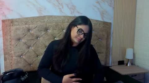 Snapshot of ameliacastell chatting on March 22, 3:15 pm AMELIA CASTELL online show from March 22, 3:15 pm