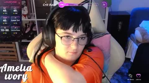 ameliaivory online show from May 4, 9:11 pm