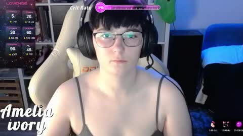 ameliaivory online show from May 18, 1:24 am