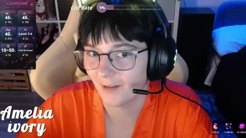 ameliaivory online show from May 18, 10:04 pm