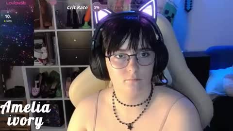ameliaivory online show from June 25, 4:56 am