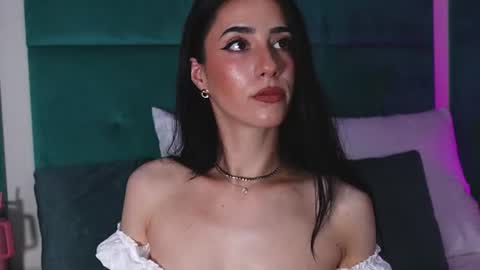 AmeliaJune online show from June 10, 9:25 pm