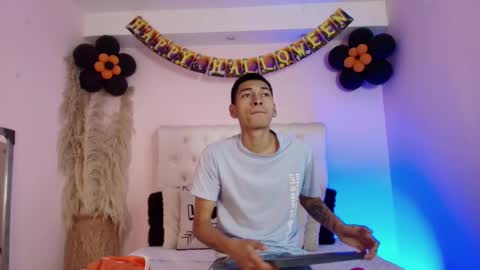 Snapshot of amelialoveace chatting on October 30, 4:08 pm amelialoveace online show from October 30, 4:08 pm