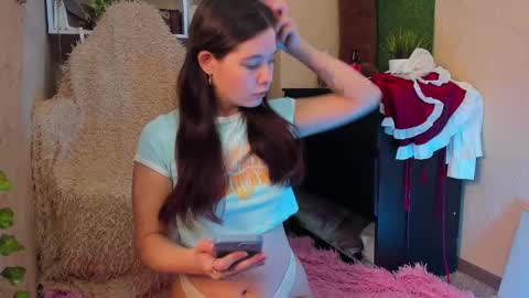 Snapshot of amelialy chatting on December 15, 7:12 am amelialy online show from December 15, 7:12 am