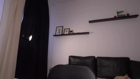 Amelia   online show from October 12, 8:24 am