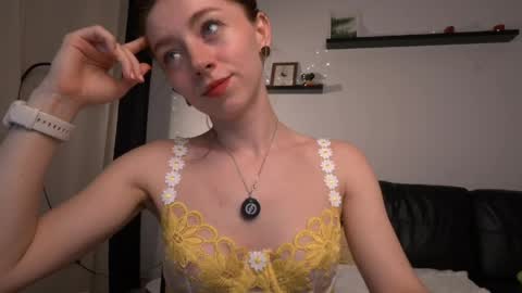 Snapshot of ameliamber0 chatting on April 19, 6:10 pm Amelia online show from April 19, 6:10 pm
