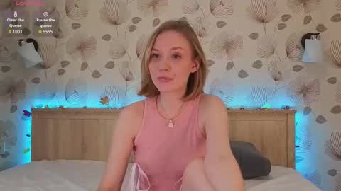 Snapshot of ameliamurrr chatting on November 8, 8:03 am Emmy online show from November 8, 8:03 am