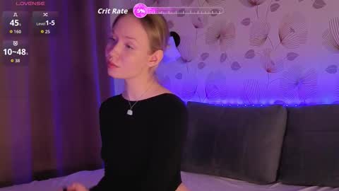 Snapshot of ameliamurrr chatting on November 28, 9:45 am Emmy online show from November 28, 9:45 am