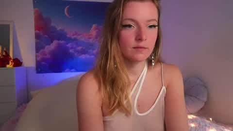Snapshot of ameliasweety69 chatting on April 11, 9:13 am Amelia online show from April 11, 9:13 am
