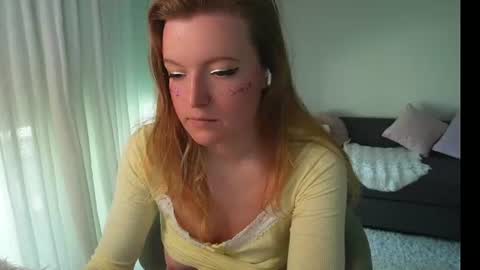 Snapshot of ameliasweety69 chatting on June 22, 11:18 am Amelia online show from June 22, 11:18 am