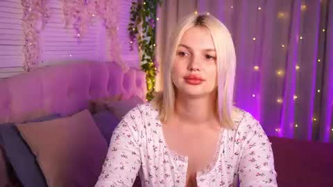  Amelia  online show from June 9, 4:13 am