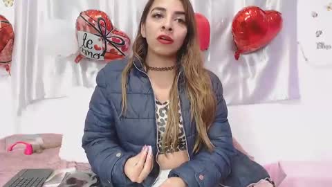 Snapshot of amelie01bronw chatting on February 19, 9:25 pm amelie brown online show from February 19, 9:25 pm