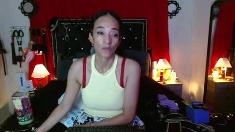 Snapshot of amelie__martinez chatting on October 5, 7:12 pm amelie__martinez online show from October 5, 7:12 pm