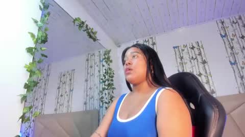 Amelie online show from October 8, 9:01 pm
