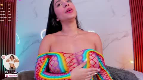 Snapshot of amelie_leigh chatting on December 16, 4:13 am Alejandra online show from December 16, 4:13 am