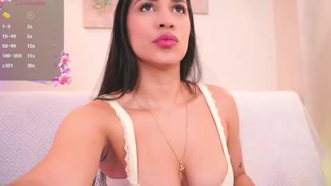 Snapshot of amelie_leigh chatting on September 9, 4:56 am Alejandra online show from September 9, 4:56 am