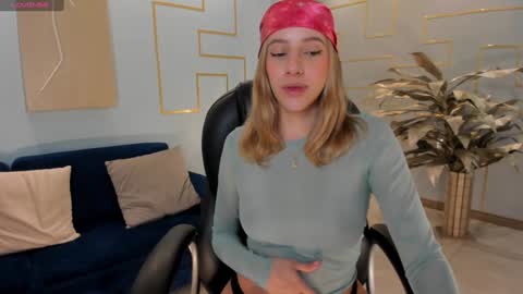 Amelie Graham online show from December 28, 11:19 am