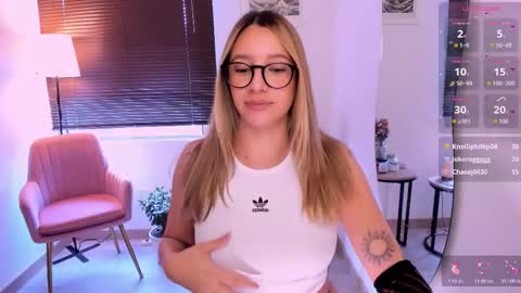 Amelie Graham online show from November 24, 7:13 pm