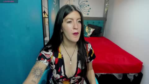 Snapshot of ameliegray chatting on December 4, 4:05 pm A M E L I E online show from December 4, 4:05 pm