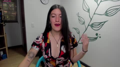 Snapshot of ameliegray chatting on December 13, 12:28 pm A M E L I E online show from December 13, 12:28 pm