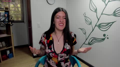 Snapshot of ameliegray chatting on December 13, 3:54 pm A M E L I E online show from December 13, 3:54 pm