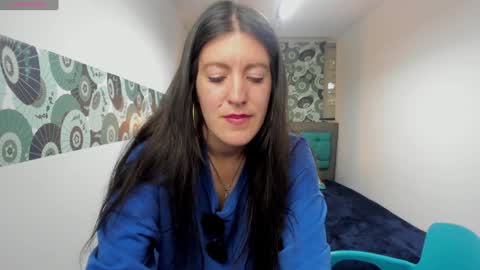 Snapshot of ameliegray chatting on January 9, 6:26 pm A M E L I E online show from January 9, 6:26 pm