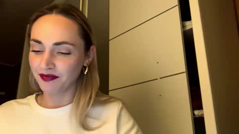 Amelie online show from February 13, 7:43 pm