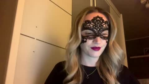 Amelie online show from February 16, 6:59 pm