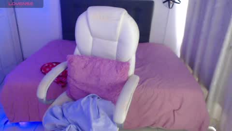 Snapshot of amelierose1 chatting on May 1, 3:38 pm Amelie online show from May 1, 3:38 pm
