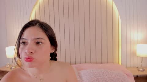 Amelia online show from November 3, 3:35 pm