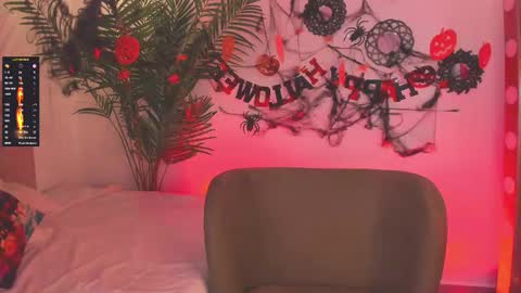 Amelie online show from October 14, 2:45 am