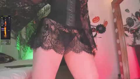 Amelie online show from October 22, 1:28 am