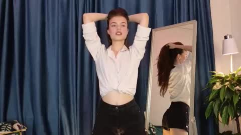 Snapshot of ameliloran_ chatting on October 17, 4:26 am ameliloran_ online show from October 17, 4:26 am