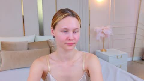 AmeliRoyse online show from June 15, 5:26 pm