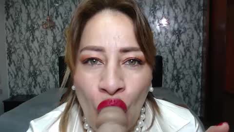 Amell Thomson online show from October 10, 11:31 am