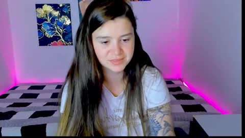 Snapshot of amellymillyy chatting on September 22, 10:56 pm amellymillyy online show from September 22, 10:56 pm