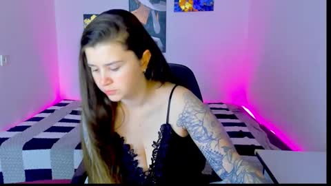 Snapshot of amellymillyy chatting on November 10, 3:44 pm amellymillyy online show from November 10, 3:44 pm