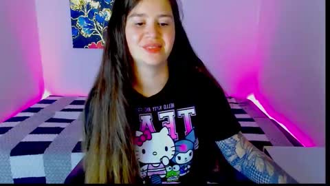 Snapshot of amellymillyy chatting on November 12, 12:00 am amellymillyy online show from November 12, 12:00 am