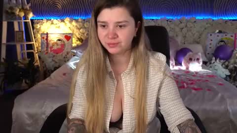 amellymillyy online show from March 11, 7:03 am