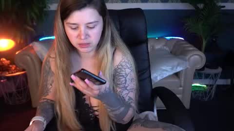 amellymillyy online show from March 24, 8:36 pm