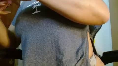 Snapshot of ames9001 chatting on January 19, 12:47 am Mari online show from January 19, 12:47 am